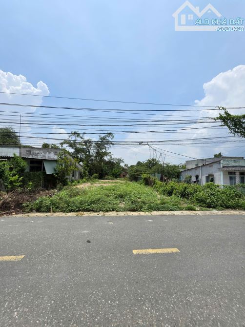 Bán đất 11x38m, hẻm ĐT.747A p. Thái Hòa kế trường FPT