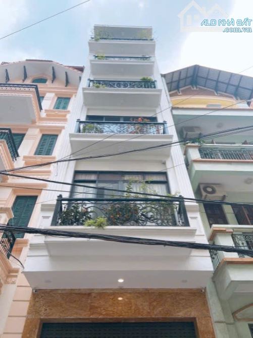 Nhà 5 tầng (4x18m) Đông tứ trạch. Mặt tiền Thạch Thị Thanh, khu sang trọng - 22,9 tỷ