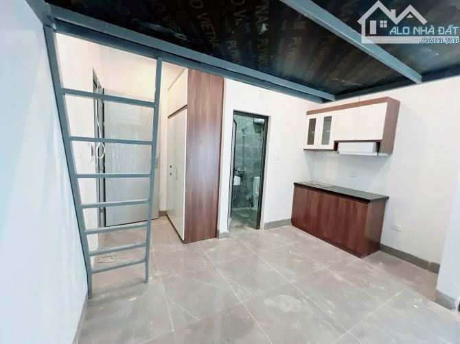 Cho Thuê CCMN 78 Quang Lãm Hà Đông 25m2 Gác Xép Cửa Sổ Ban Công Thang Máy Ful Đồ Trống 17P