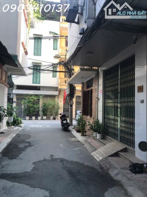 Cho thuê nhà nguyên căn 5 tầng + tum ngõ 124, Nguyễn Xiển, ô tô đỗ trước cửa