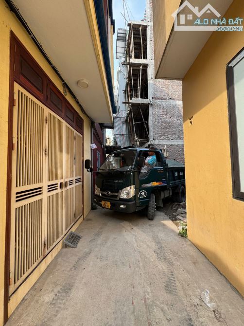 Nhà Bát Khối, Long Biên 35m2 x 6 Tầng Ngõ Thông Ô Tô Gần Hồ - Nhỉnh 7 tỷ