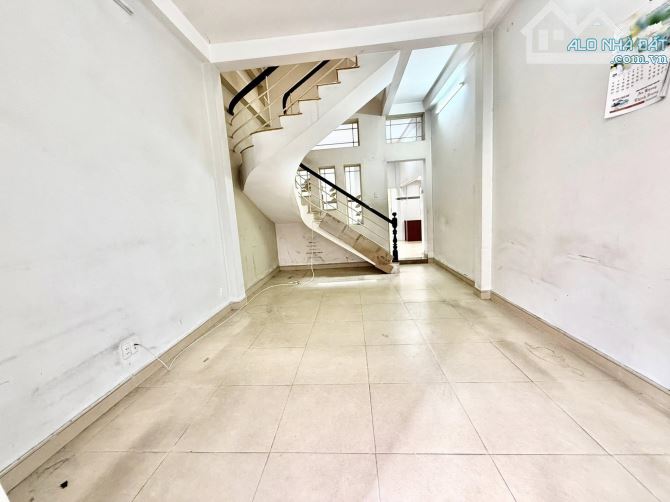 BÁN Nhà Siêu Vị Trí Ngang 6M Nguyễn Kiệm,PN Mà Chỉ 8Tỷ5 TL