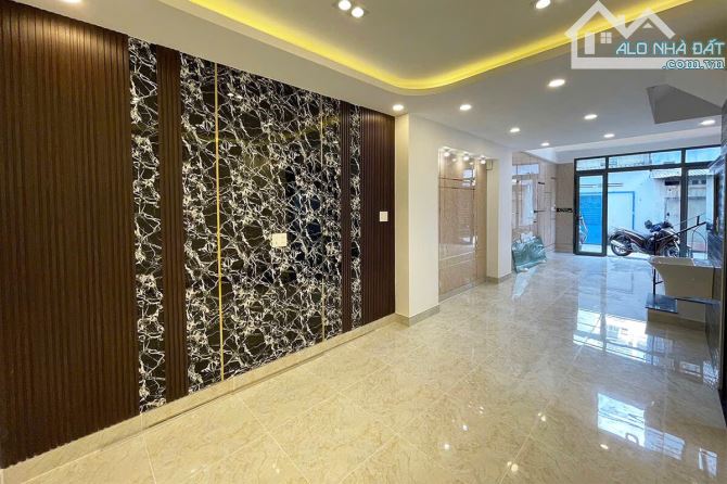 Bán nhà Nguyễn Trọng Tuyển Phú Nhuận, Xe hơi, 46m² (4m x 11.5m) 5 Tầng - Giá 12 tỷ TL