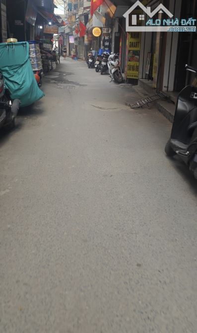 Bán Nhà Đường Trương Định 40m² 5T Thang Máy, Ngõ Ô Tô 7 Chỗ, Kinh Doanh Tốt, 11.8 Tỷ  🏠 N