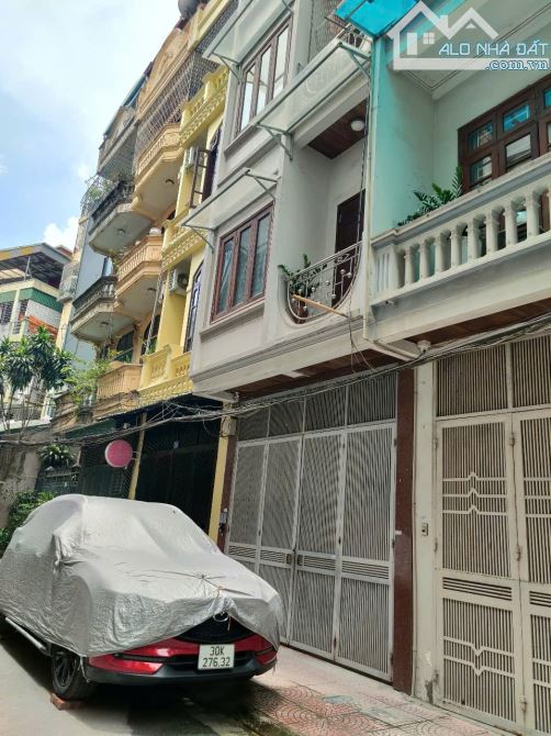 Bán phân lô ngã tư Huỳnh thúc kháng - 15 tỷ - DT 42m - 2 thoáng, ô tô tránh