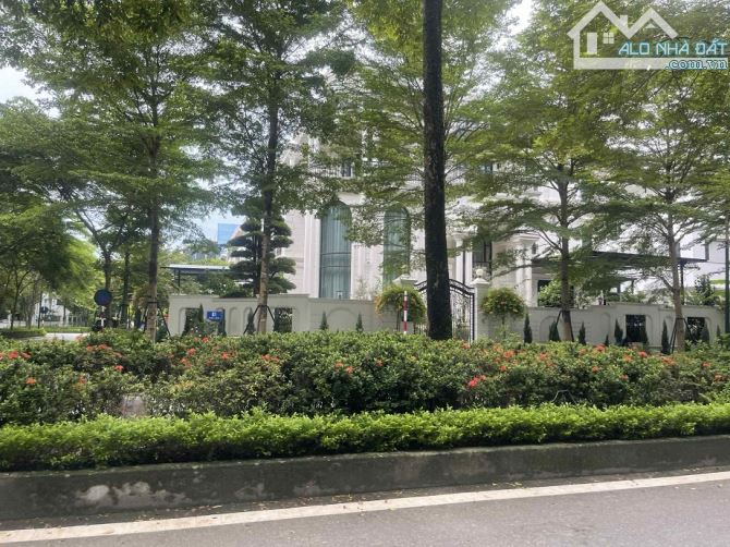 BÁN BT KHU K CIPUTRA, TÂY HỒ, LÔ GÓC, 330M2, 4TẦNG, FULL NỘI THẤT, Ở NGAY, 1XXTỶ.