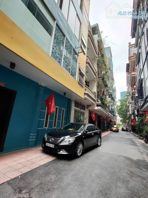 Bán phân lô Trần Quốc Hoàn - Ô tô tránh, 2 thoáng, Nhỉnh 21 Tỷ, 60m, mặt tiền 5m