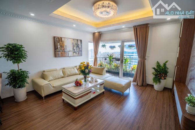 Bán Căn Hộ Golden Palace Lê Văn Lương DT 150m 4PN Full NT SĐCC hướng ĐN giá 13,8 tỷ