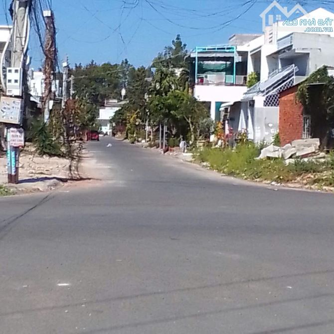 Bán Nhà  Đường Phan Kế Bính ,Phường Phú Tài ,Phan Thiết ,Tỉnh Lâm Đồng giá 3.250 tỷ