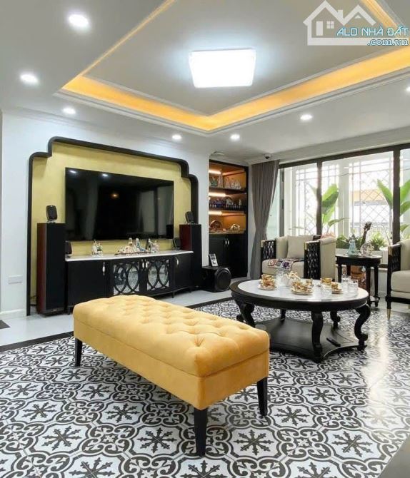 Bán nhà Xuân Đỉnh, 38m x 5 tầng, nhà mới ở ngay, 1 nhà ra phố, gần công viên