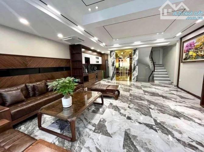 Bán nhà Xuân Đỉnh, 42m x 5 tầng, full nội thât, ô tô đỗ trong nhà, lô góc thoáng sáng
