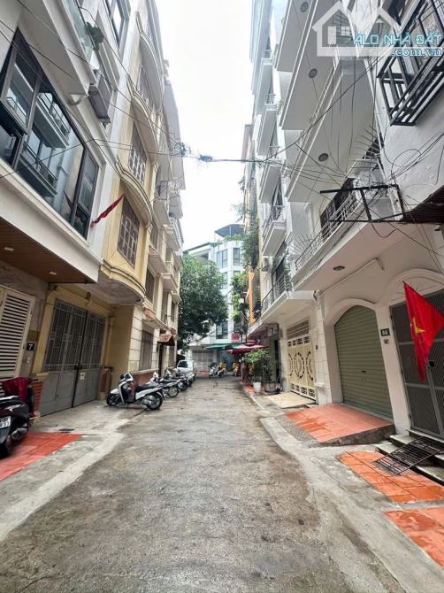 Vip Phạm Tuấn Tài💥DT 52m2, 5T, MT 4.8m - Oto tránh vỉa hè phân lô, gần phố, kinh doanh