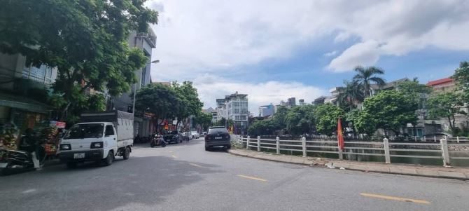 Ngõ 42 Sài Đồng - Mặt ngõ đắt giá - Kinh doanh sầm uất - Ô tô, vỉa hè