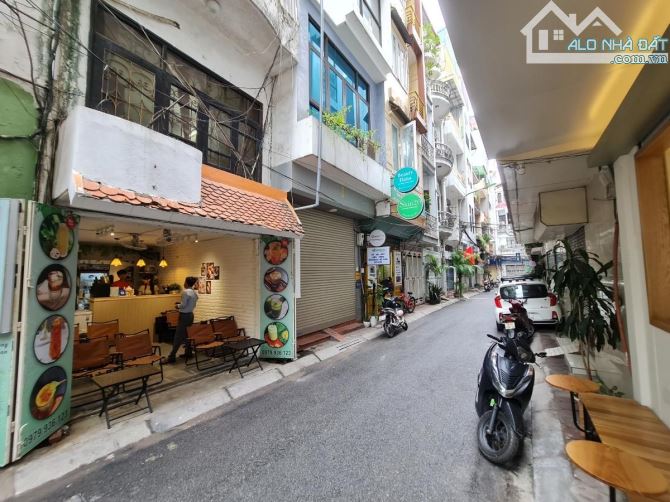 Hiếm! Nhà Nguyên Hồng 49m² 5 tầng, ô tô tránh, vỉa hè, 1 bước ra phố, ở & kinh doanh