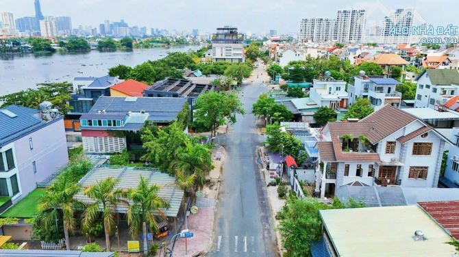 Cần bán gấp lô đất thổ cư với DT 230m2 ngang 13m khu biệt thự Vila khu nhà bên sông