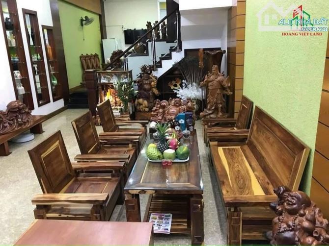 BÁN NHÀ 3 LẦU MẶT TIỀN TRẦN HỮU TRANG. DT: 5x17M. GIÁ: 7,9 TỶ