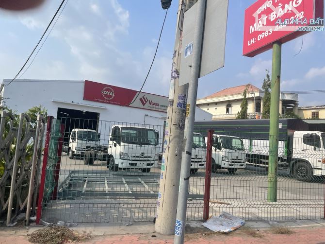 Chuyển nhượng Showroom ô tô 2 mặt tiền 87x115m giá 400 tỷ QL1A, Q12