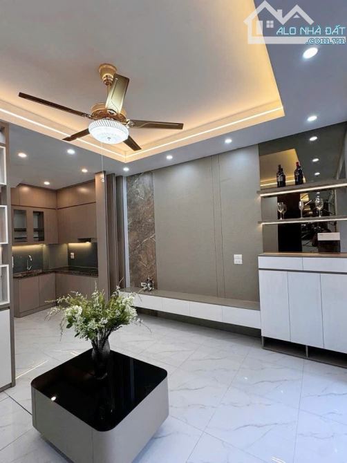 Nhà đẹp Nguyễn Đổng Chi - 6 tầng - 1 nhà ra ô tô - bãi ô tô 10m - khu  cán bộ cao cấp.9 tỷ
