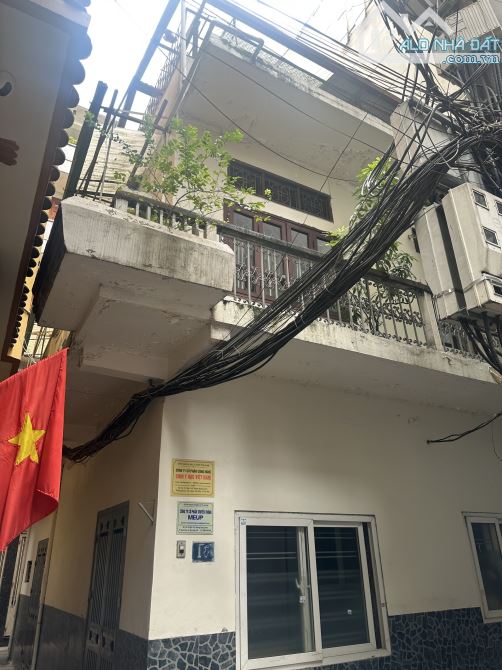 NHÀ PHÂN CÁN BỘ - BÁN ĐẤT TẶNG NHÀ-Ô TÔ DỪNG ĐỖ CỬA-3 MẶT NGÕ _ 3 TẦNG -37,2/51M2 -13,5 TỶ