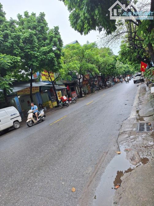 CHỦ CẦN BÁN GẤP LÔ ĐẤT MẶT PHỐ ĐA SỸ HÀ ĐÔNG VỈA HÈ Ô TÔ KD SẦM UẤT 50M MT4M GIÁ ĐẦU TƯ
