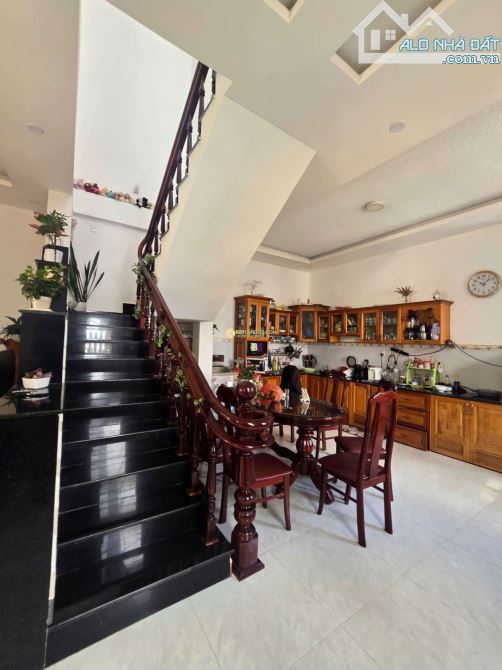 130m²- NHÀ 2 MẶT TIỀN HẺM – ĐƯỜNG Ô TÔ LỚN – P.10- FULL NỘI THẤT- NỞ HẬU