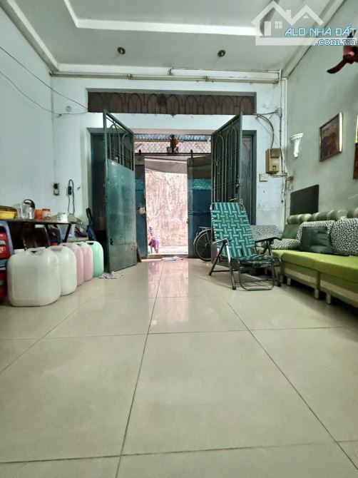Nhà 3 tầng hẻm ô tô Lê Trọng Tấn, gần ĐH Công Nghiệp, 3.9 tỷ