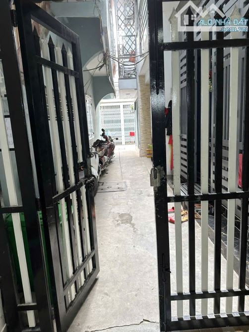 Bán CHDV 8 Phòng đường Tám Danh P4 Q8.Giá 9 tỷ TL