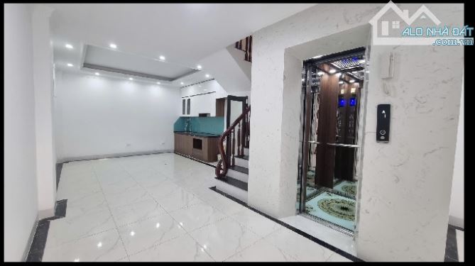 Cổ Nhuế - 35m2 - 6 Tầng - Thang Máy - Giá Chào 7.5 Tỷ