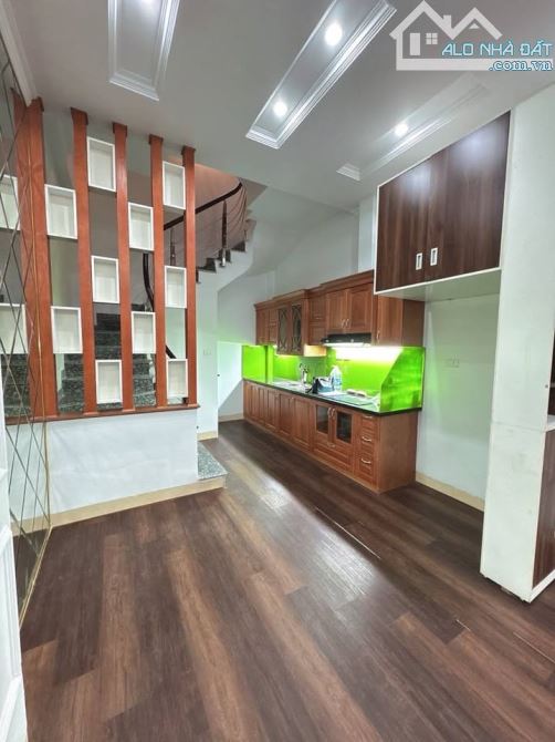 🏡 BÁN NHÀ NGỌC THỤY – 32m² – 5 TẦNG – FULL NỘI THẤT