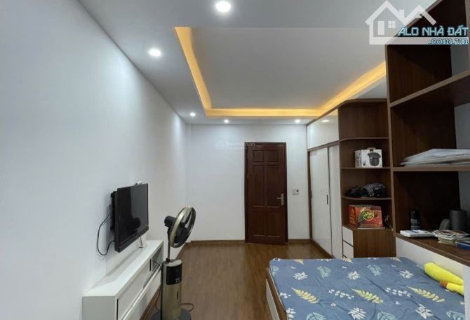 NHÀ ĐẸP 5 TẦNG - DIỆN TÍCH 35M2 - GẦN Ô TÔ TRÁNH - SÁT CHỢ VĂN ĐIỂN - CHỈ 5.9 TỶ