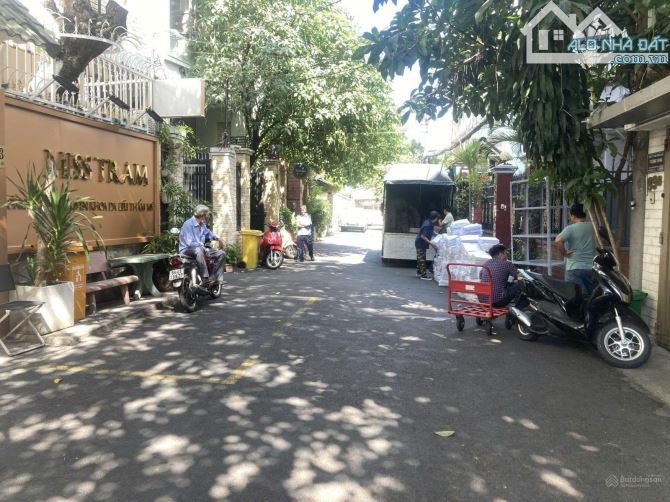 Bán lô đất khan hiếm hẻm xe tải Thích Quảng Đức ngang lớn 8m thuận tiện xây vp building.