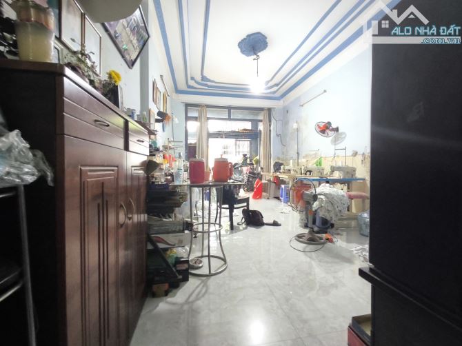 Giảm 1.8tỷ còn 11 tỷ hơn tl tốt, Mặt tiền Xuân Thới Thượng4-HM, 7m nở hậu 9mx43m thuê 20T/
