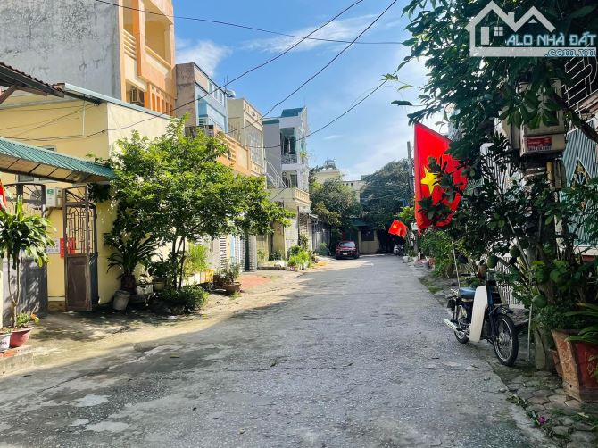 BÁN ĐẤT TẶNG NHÀ C4 NGÕ BÀ TRIỆU, ĐƯỜNG 2 OTO TRÁNH NHAU