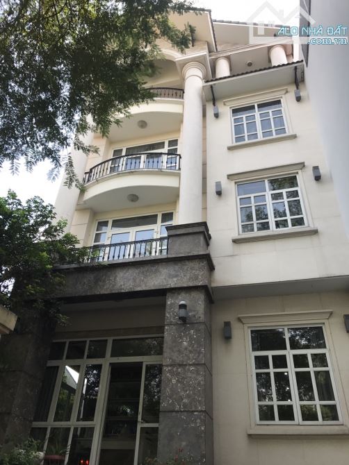 Biệt thự CMT8, Tân Bình (khu cư xá Tự Do), 5x22m, 4 tầng, giá 29 tỷ