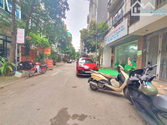 BÁN LIỀN KỀ DỊCH VỤ CÂY QUÝT 5 TẦNG – HOÀN THIỆN ĐẸP – GẦN KĐT VĂN KHÊ, GIÁ q