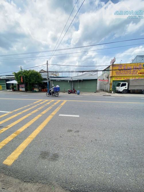 Bán dãy trọ 14x63m, mặt tiền ĐT.743B p.Tân Đông Hiệp gần Vincom 550