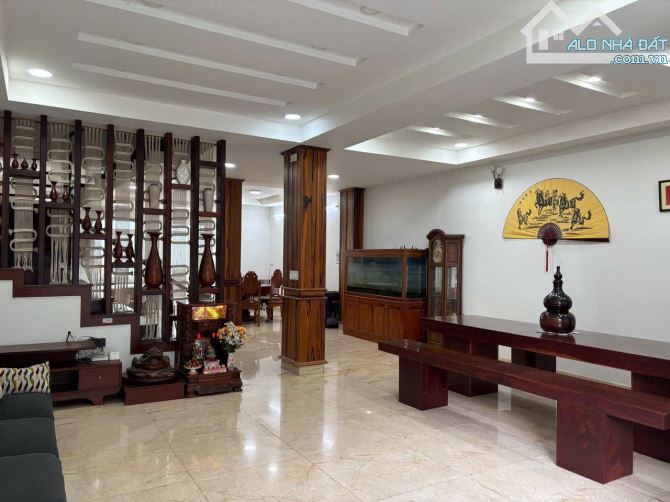 ❤️ BÁN BIỆT THỰ ĐẸP DT: 7x24M NGAY TRUNG TÂM QUẬN 7 GIÁ CHỈ 18.8 TỶ TL