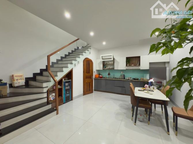 Bán nhà 4 tầng kiệt 3m Hoà Cường. Dt 45m2 ngang 5m 3pn thiết kế hiện đại vô ở ngay