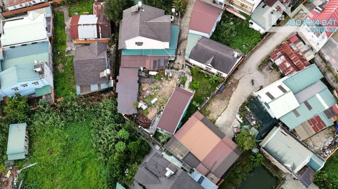LÔ ĐẤT BIỆT LẬP PHẠM HỒNG THÁI CÁCH HỒ XUÂN HƯƠNG CHỈ HƠN 1KM