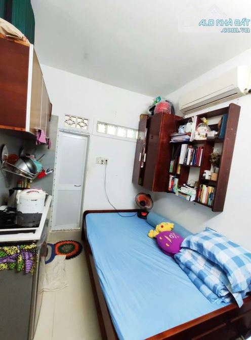 HÀNG HIẾM BÁN sát Quận 1 3.5m x 9m 4 tầng đang cho thuê 6 phòng, dòng tiền 20 triệu/tháng