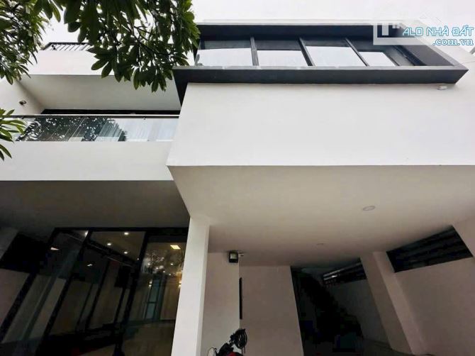 Bán Biệt Thự Mặt tiền Quốc Lộ 13, Phường Hiệp Bình Chánh, TP.Thủ Đức-10x21m(3 tầng)-17 tỷ.