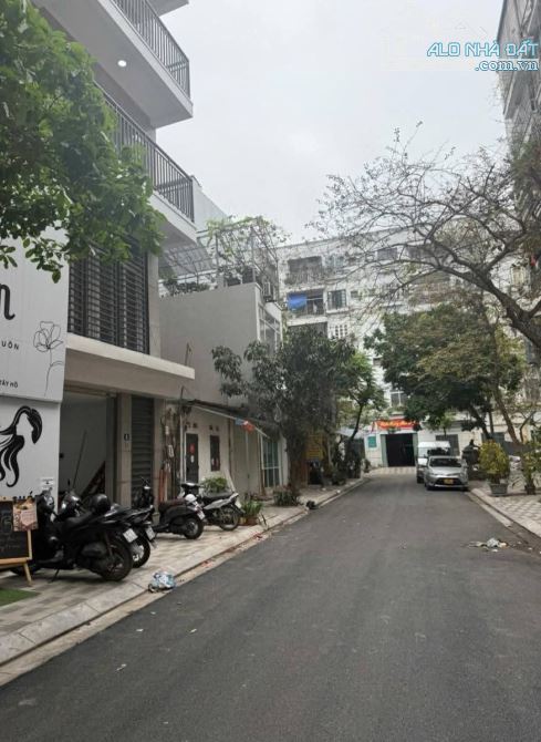 Tây Hồ lộng gió PHÂN LÔ - GIÁ ĐẦU TƯ - CHỦ THIỆN CHÍ  VỈA HÈ OTO TRÁNH - VỊ TRÍ VÀNG - AN