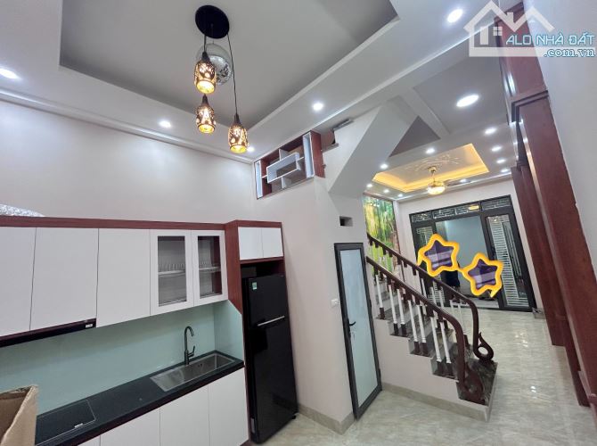 BÁN NHÀ ĐẸP KHƯƠNG TRUNG DÂN XÂY CHẮC CHẮN, FULL NỘI THẤT, 20M RA Ô TÔ GIÁ 8,79 TỶ