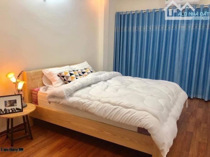 Bán nhà Hoàng Cầu - Đống Đa: Phân lô, dân xây, vỉa hè, ô tô tránh, kinh doanh, 20m mặt phố