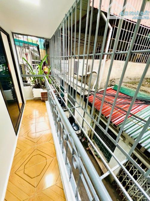 Bán Căn hộ tập thể 2 tầng Phố Phương Mai,Ngõ Thông,2 mặt thoáng,dt 25m2*2 Tầng*Giá 5,05 Tỷ