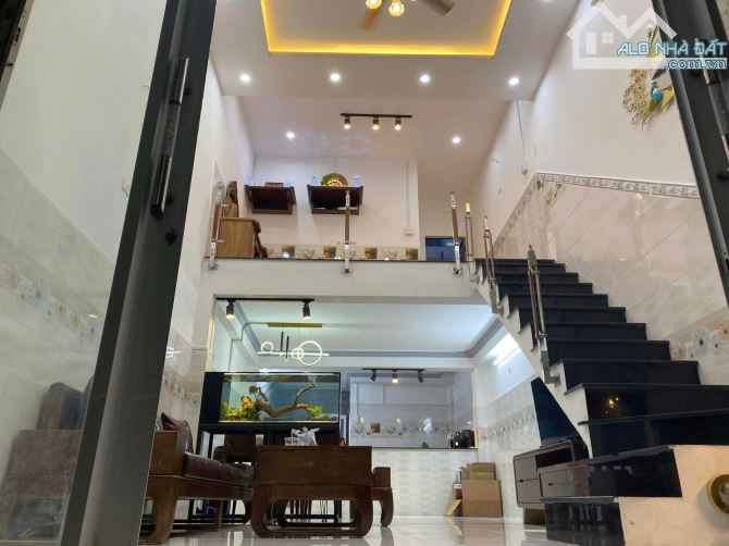 🏠 BÁN NHÀ GÁC LỬNG NHƯ HÌNH - HẺM CẠN 3 GÁC – TRUNG TÂM QUY NHƠN.