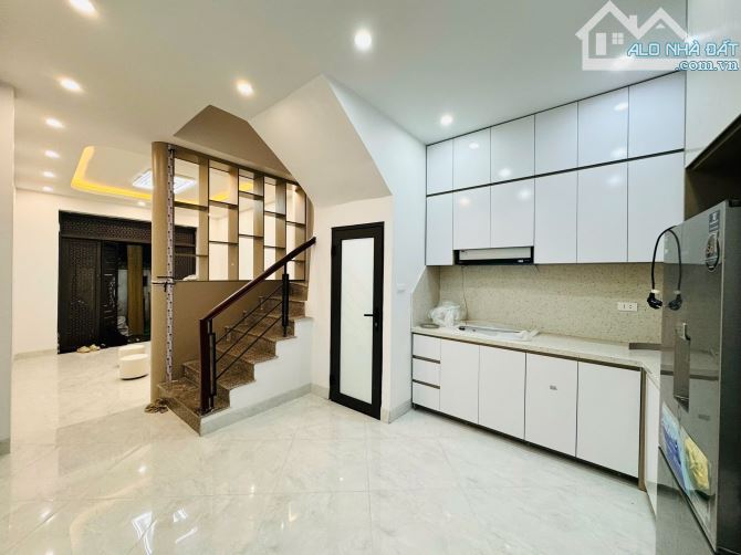 BÁN NHÀ ĐẸP KHƯƠNG TRUNG - NHÀ MẶT NGÕ NÔNG - 2 THOÁNG - GẦN PHỐ Ô TÔ TRÁNH - 39M2*6T GIÁ