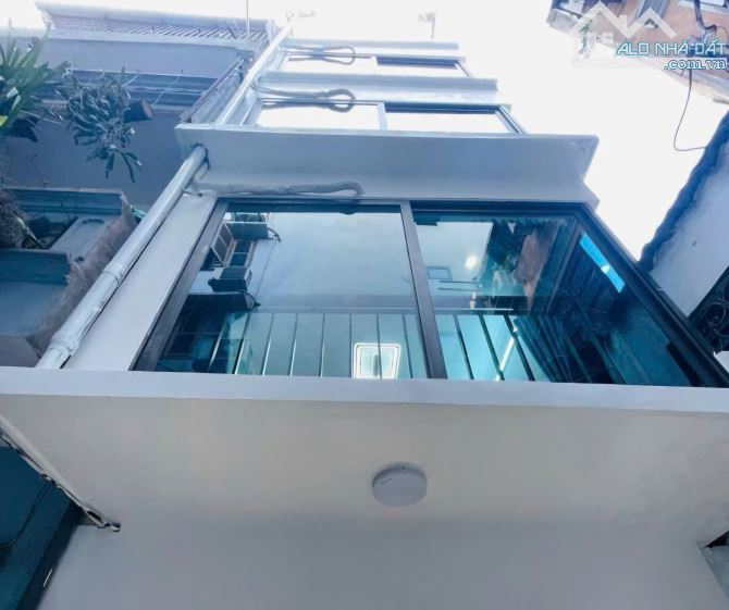 Bán nhà Phố Tây Sơn, Gần oto, Xây mới, Full Nội thất, Dt 20m2*5 Tầng* Giá 5,2 tỷ