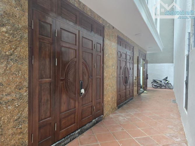 🏠 Đỗ Nhuận, sát CV Hoà Bình, 36m2 nhỉnh 8 tỷ, ngõ thông, ô tô đỗ, full nội thất