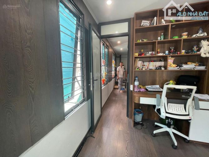 3.79 tỷ - 27m2 nhà mặt ngõ phố Trương Định - lô góc oto đỗ cửa, KD, không QH, 4 ngủ, 4